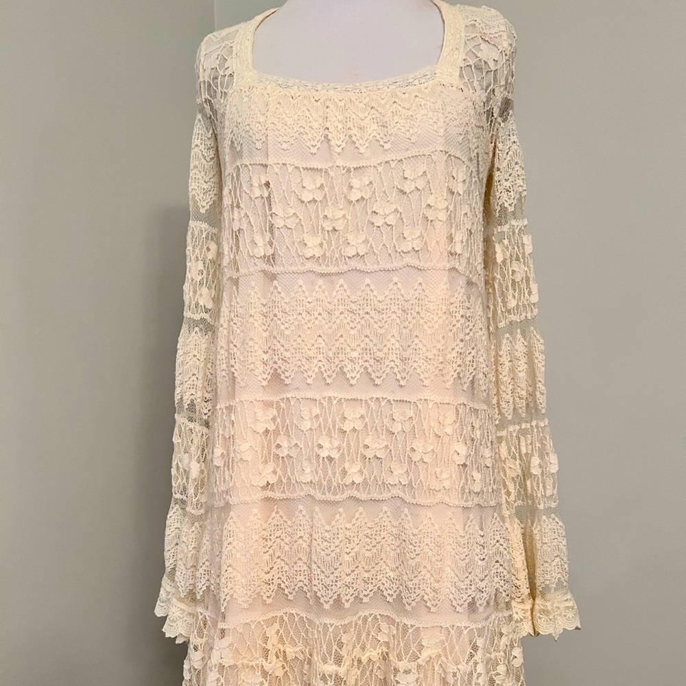 KIMCHI BLUE size, large cream, lace, mini dress.